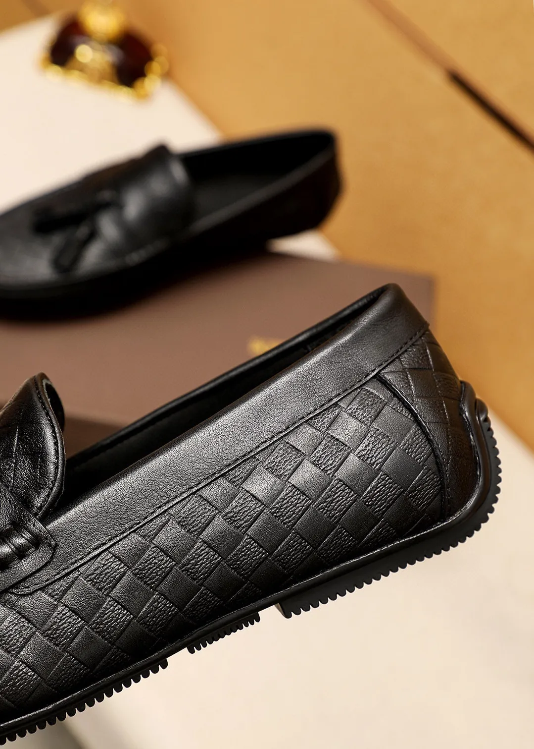 Men's Men's Shoes 💰: 420 💐BV Men's Slip-on Shoes® [BOTTEGA VENETA] Official website counter new model, one-to-one mold opening ⚠Italian calfskin embossed ➕Cow 🐂 leather lining. Driving slip-ons, available at counters, sizes 39-44 (38.45🉑️customized)